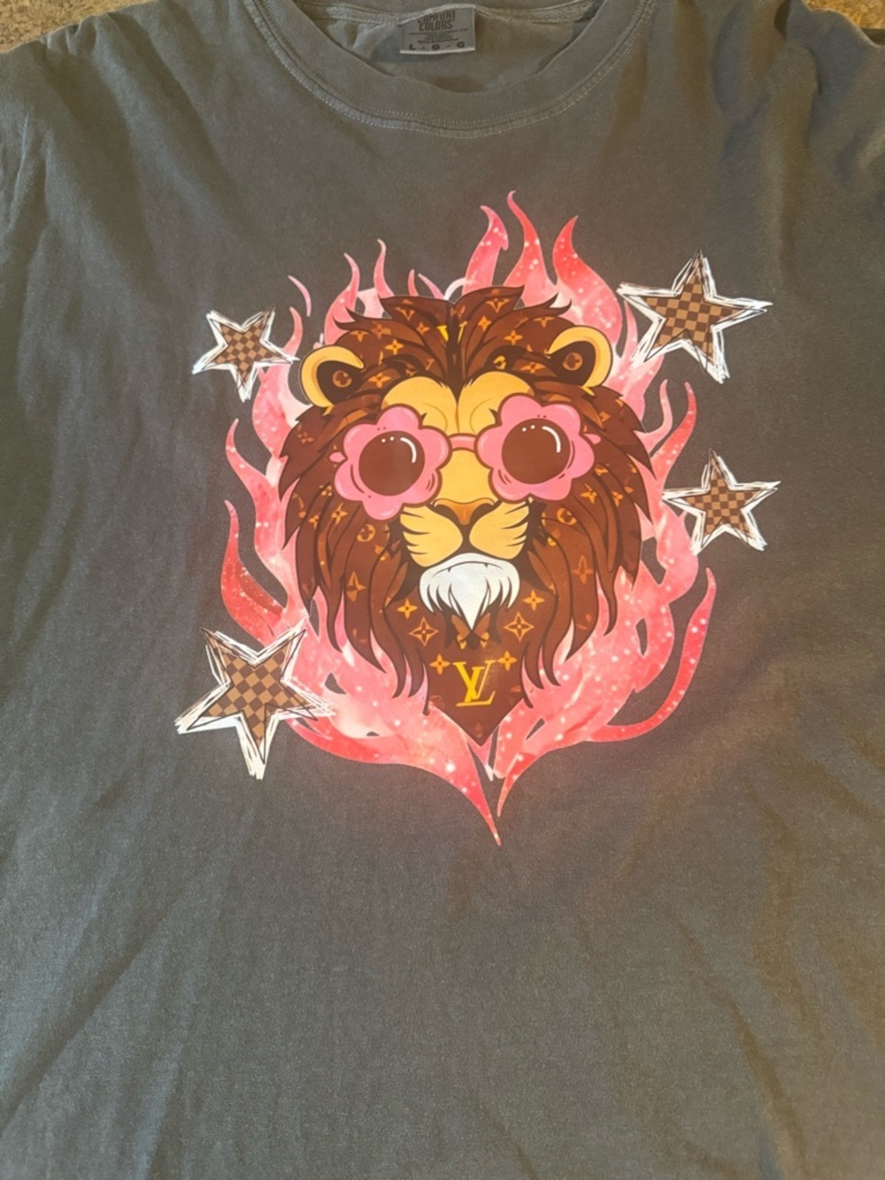 Comfort Colors PepperTee with Pink Flame boujee Lion Graphic - Picture 4 of 6